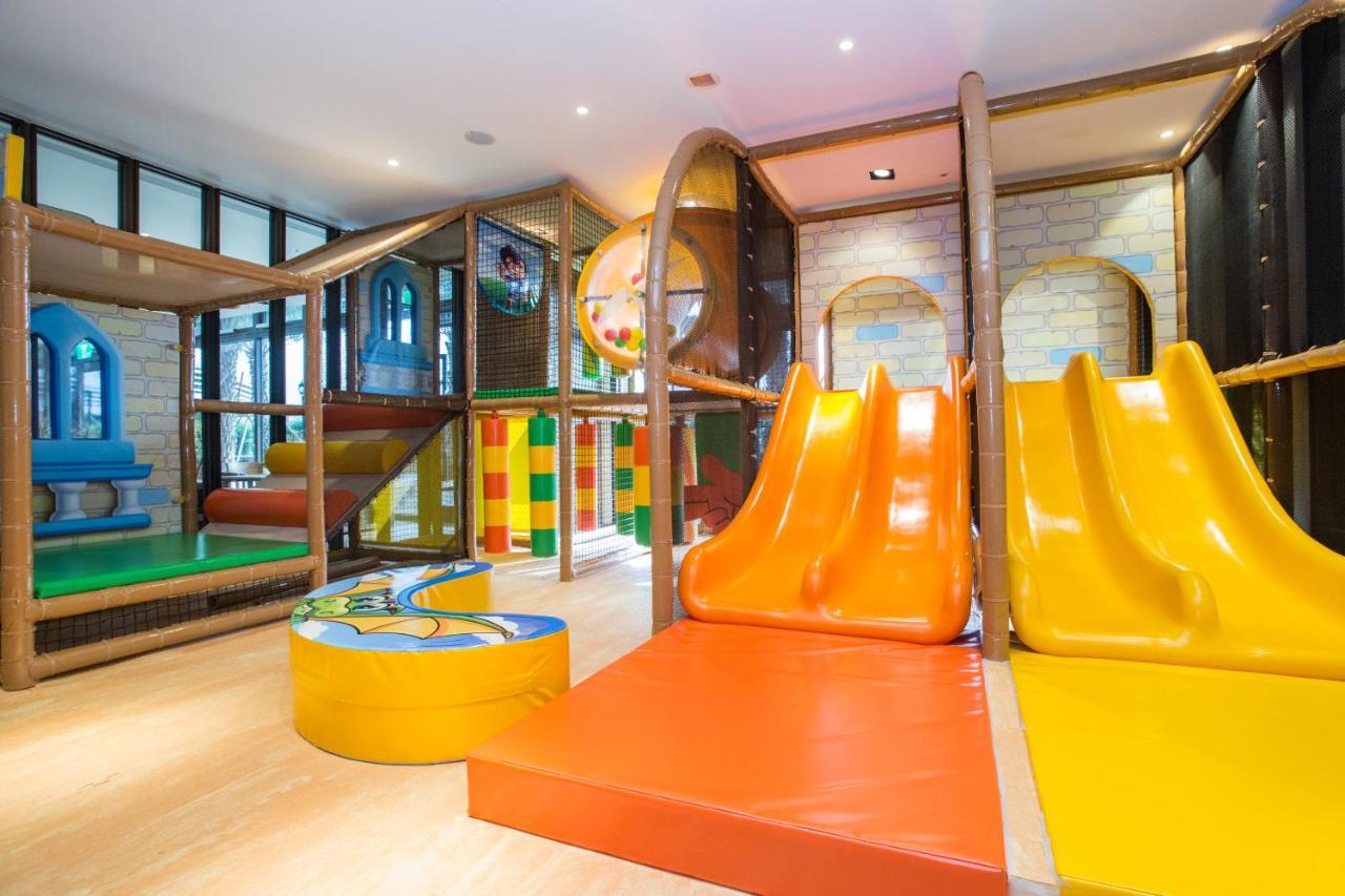 Cuncyue Hot Spring Resort Лодун Экстерьер фото The children's play area