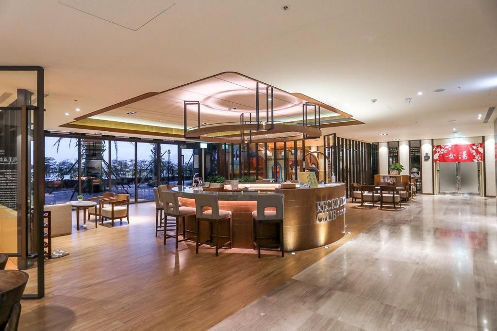 Cuncyue Hot Spring Resort Лодун Экстерьер фото The lounge at the airport