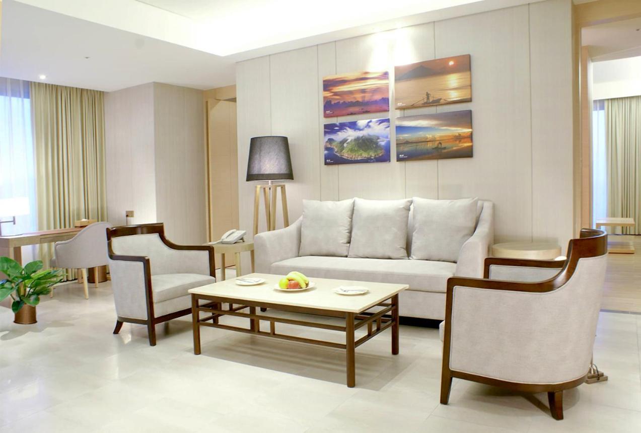 Cuncyue Hot Spring Resort Лодун Номер фото A living room