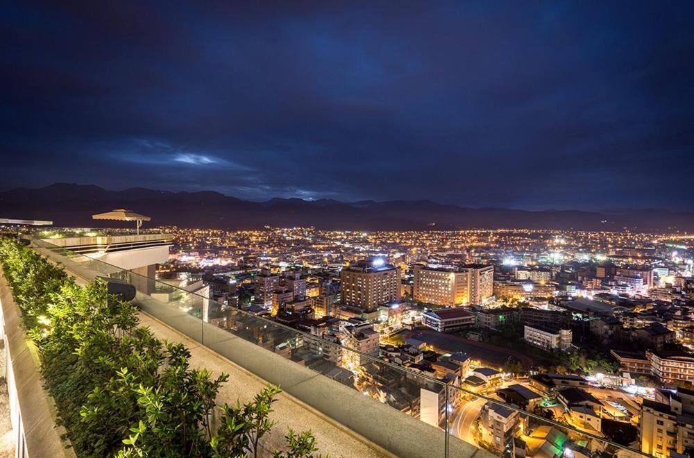 Cuncyue Hot Spring Resort Лодун Экстерьер фото View of the city from the Acropolis