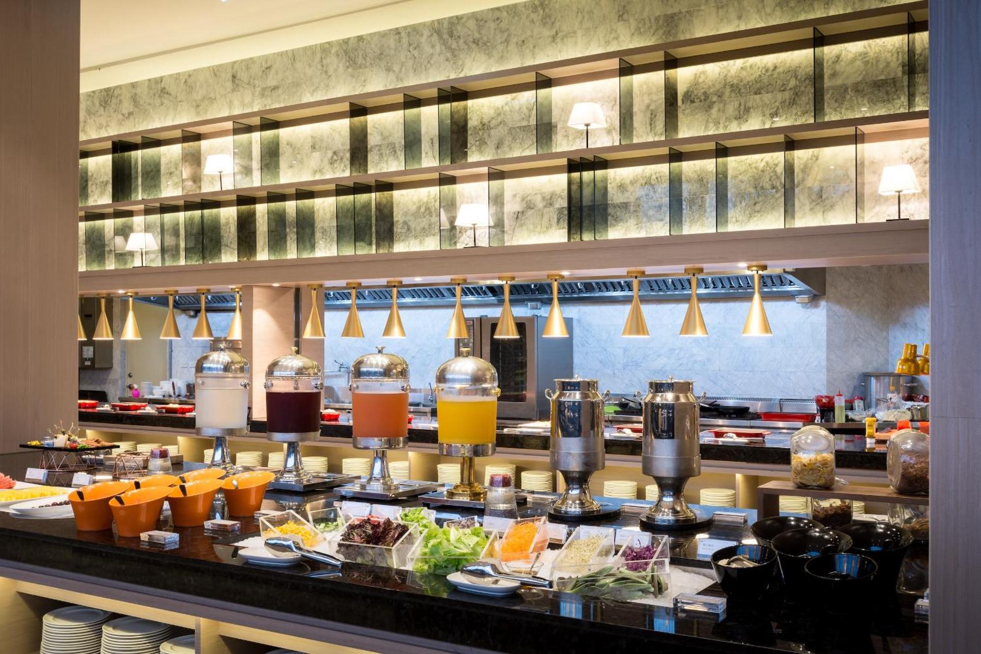 Cuncyue Hot Spring Resort Лодун Экстерьер фото The buffet at the hotel