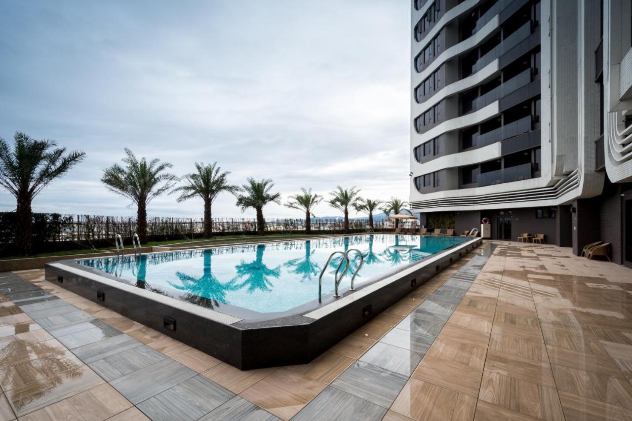 Cuncyue Hot Spring Resort Лодун Экстерьер фото The swimming pool