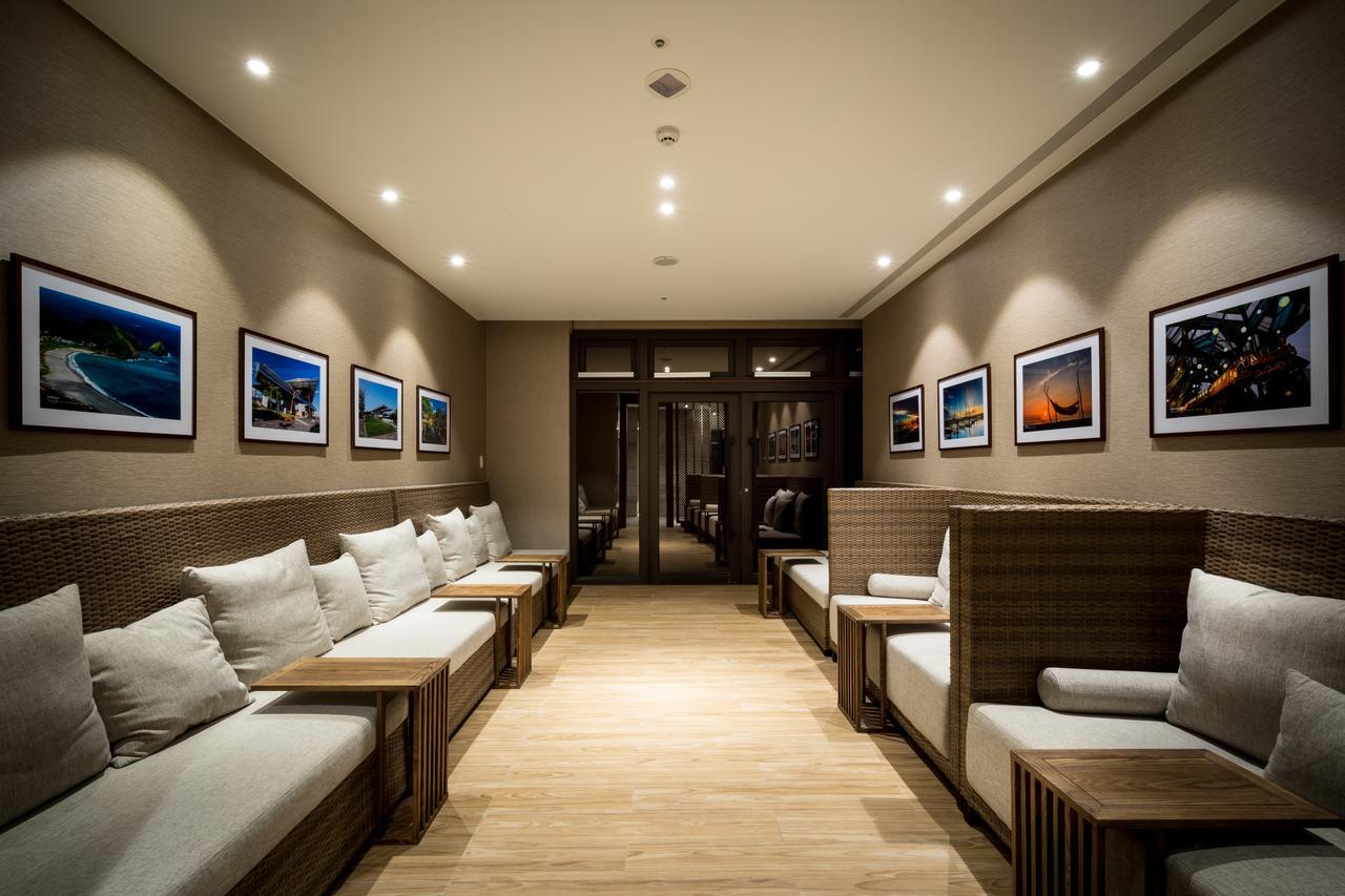 Cuncyue Hot Spring Resort Лодун Экстерьер фото The lounge at the airport